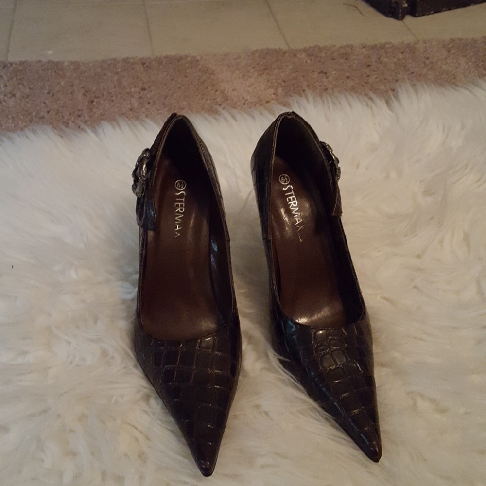 Shoes - Picture 4 of 5